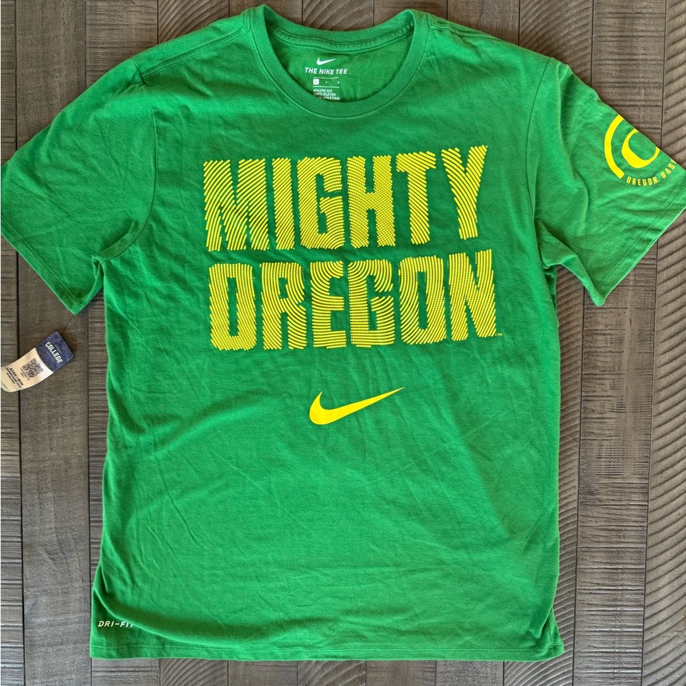Nike - Mighty Oregon Ducks Basketball T-Shirt Men’s Size Large (NWT)
